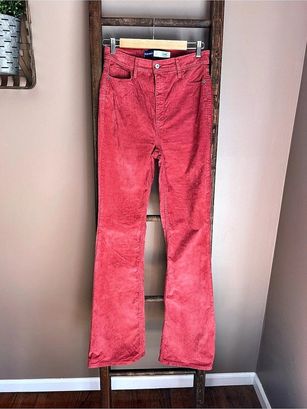 Old Navy High-Rise Flare Corduroy Jeans in Pink Coral Size 4 Tall